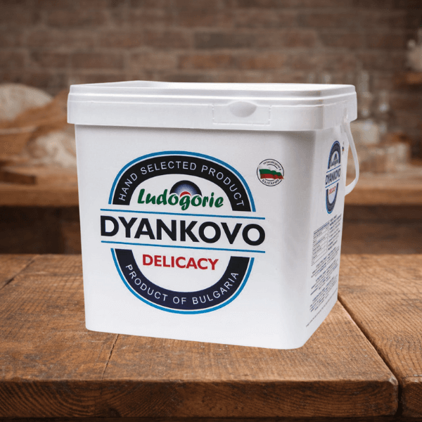 Продукт тип саламурено сирене „Дянково Deluxe"
